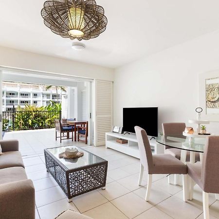 The Beach Club Premium Private Apartments Palm Cove Bagian luar foto