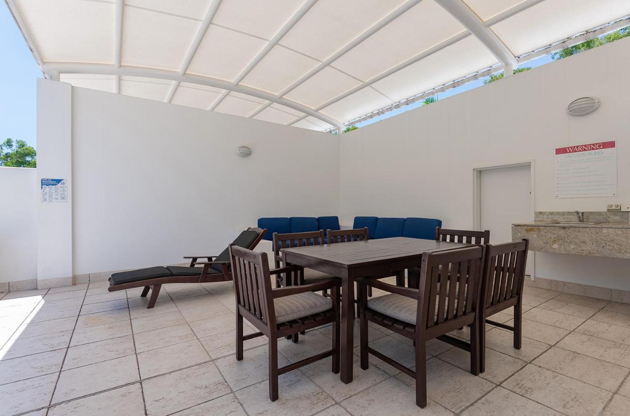 The Beach Club Premium Private Apartments Palm Cove Bagian luar foto