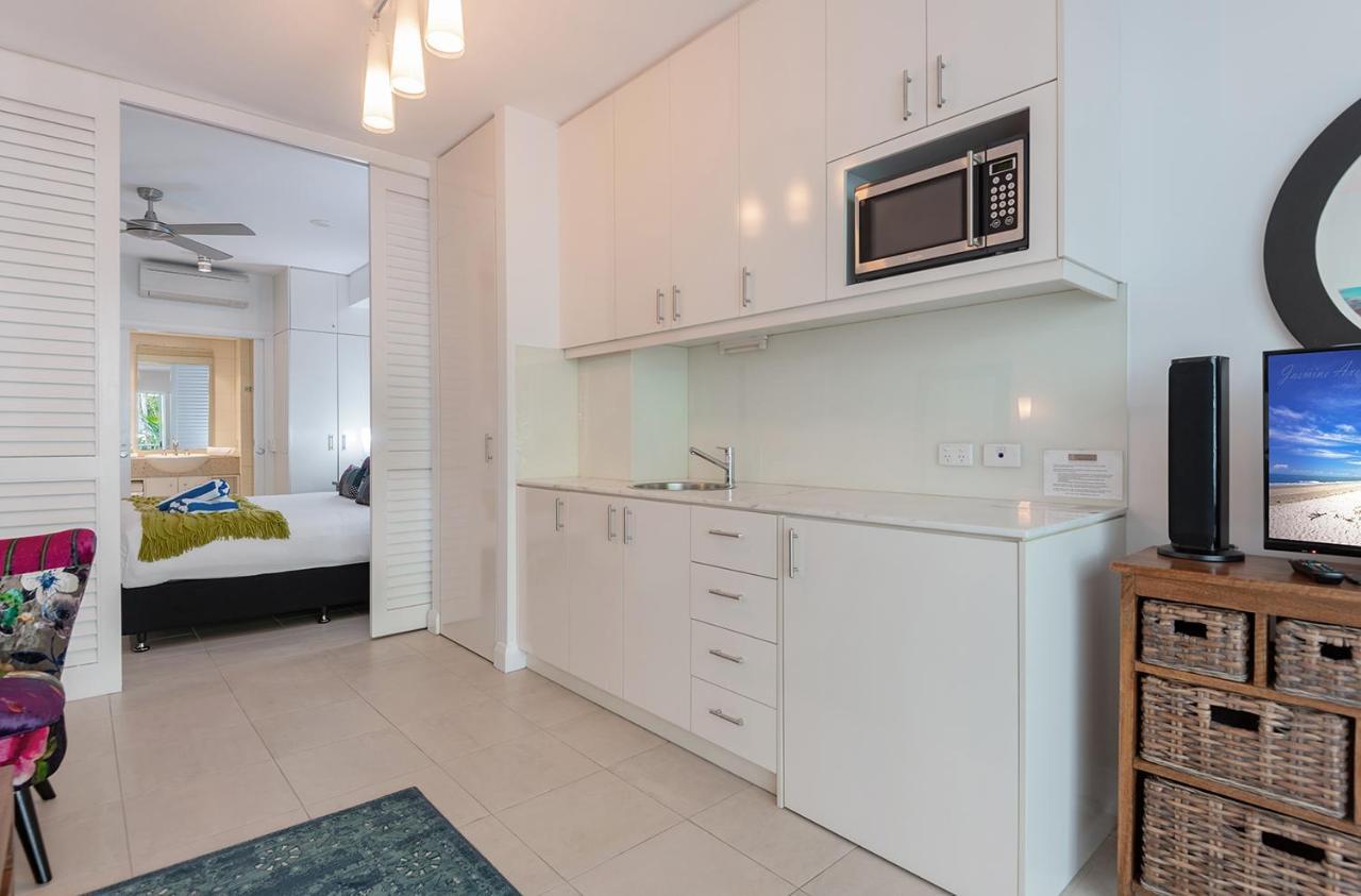 The Beach Club Premium Private Apartments Palm Cove Bagian luar foto