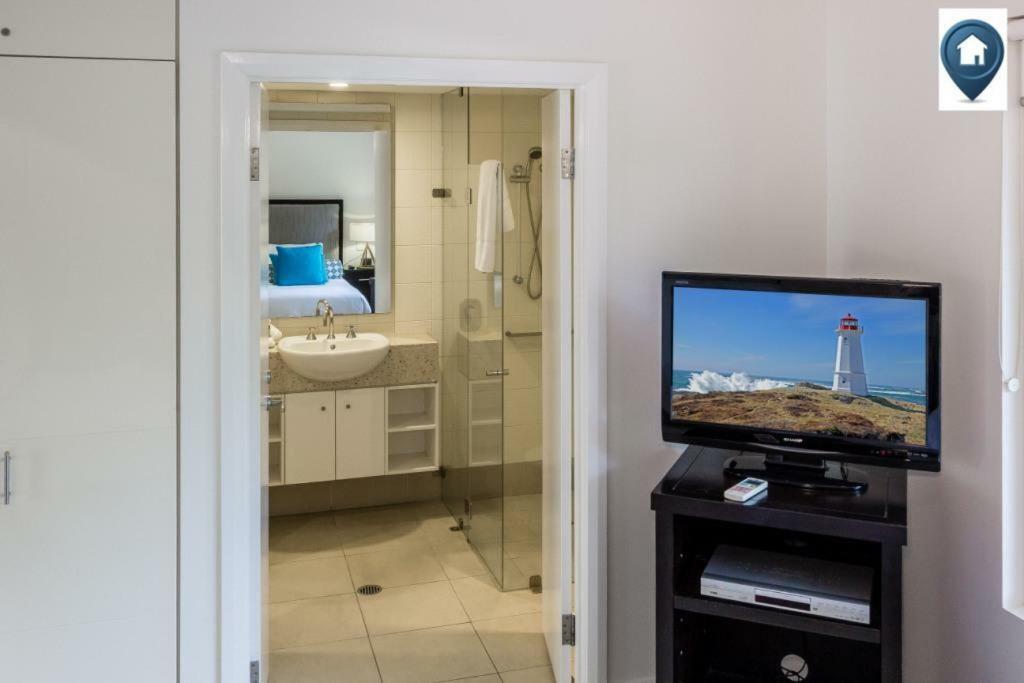 The Beach Club Premium Private Apartments Palm Cove Bagian luar foto